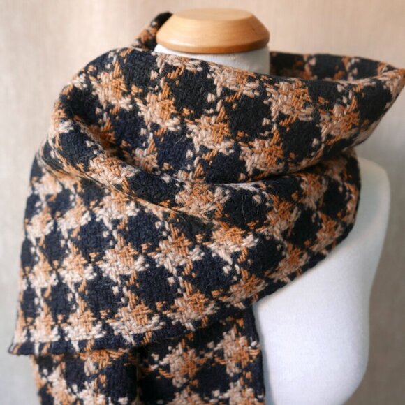 Unisex Handmade Gold & Black Houndstooth Pure Wool Heavyweight Scarf - Picture 2 of 7